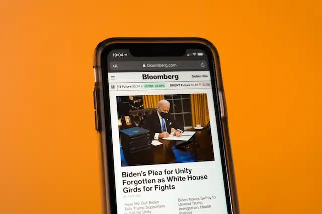 Bloomberg news page on a mobile phone